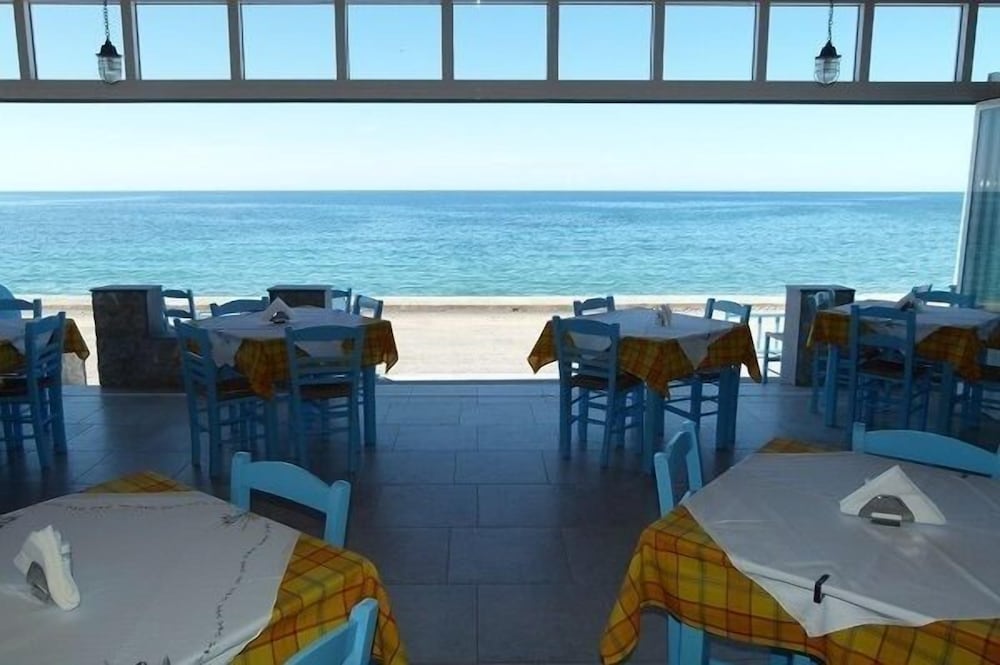 Socrates Apartments &amp; Restaurant 34/48