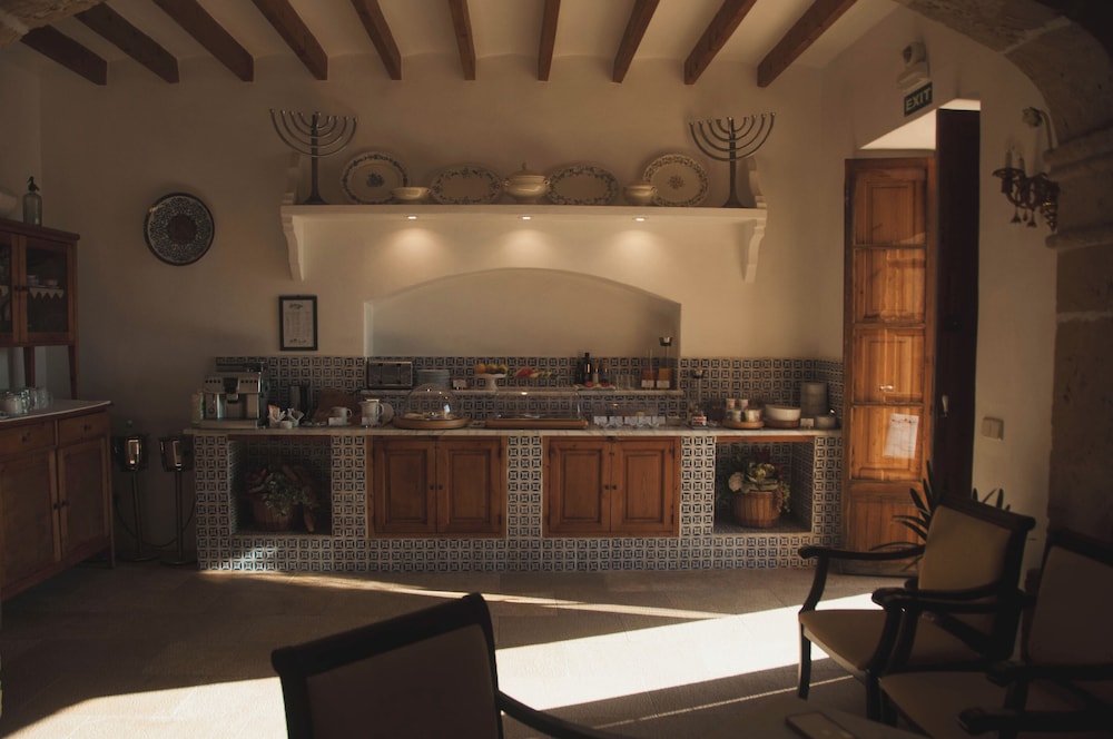Finca Hotel Can Estades 15/63