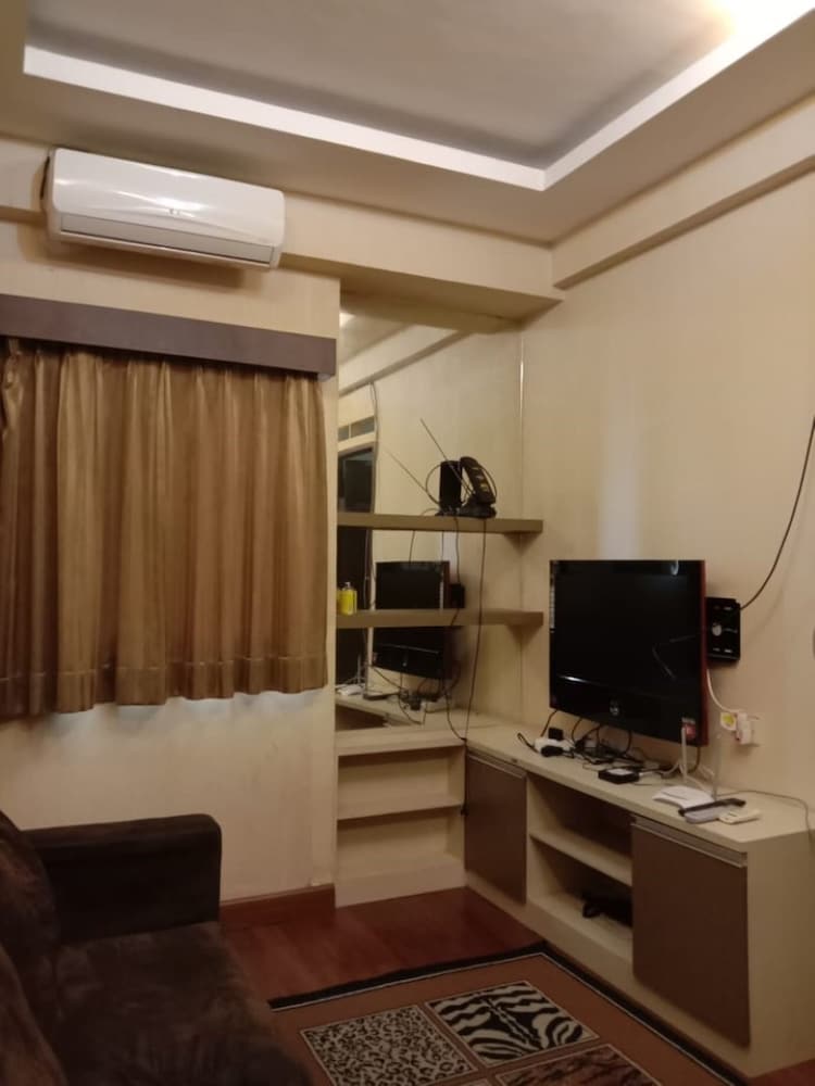 The Suites Metro Apartment by NFO Property by ZUZU 14/24