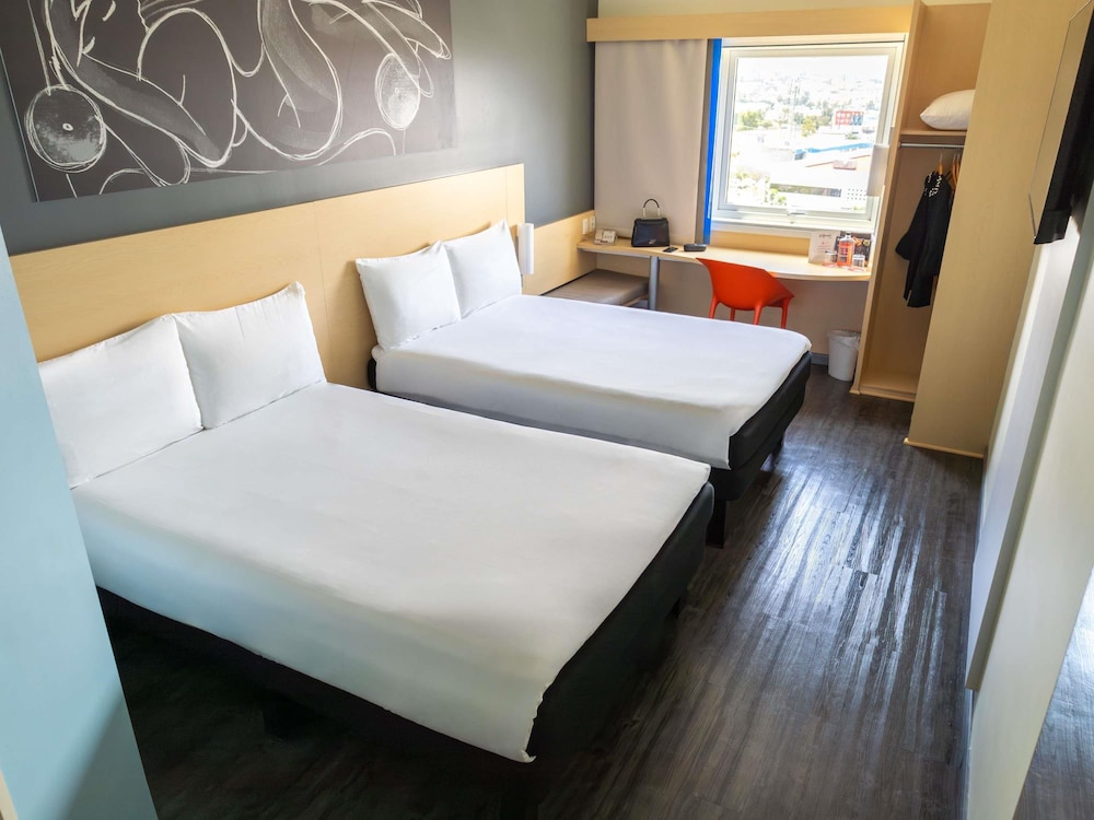 Ibis Queretaro 15/50