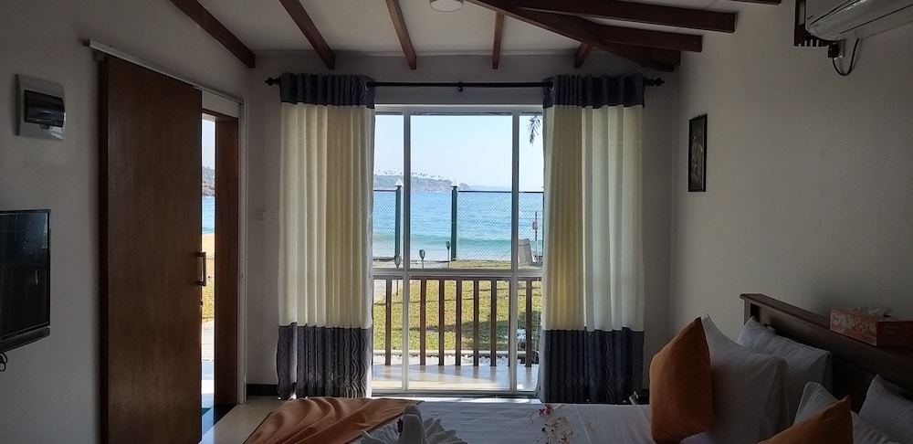 The Bay Beach 15/22