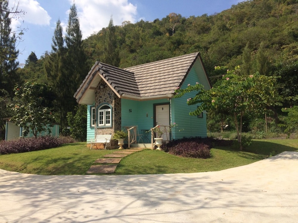 Cottages At Hill Resort 39/50