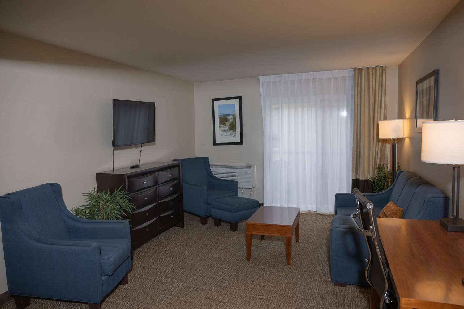Comfort Inn & Suites Erie - Splash Harbor Indoor Waterpark 32/55