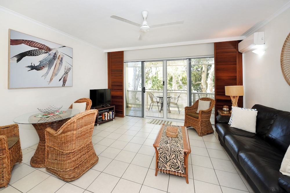 Marlin Waters Beachfront Apartments 80/100