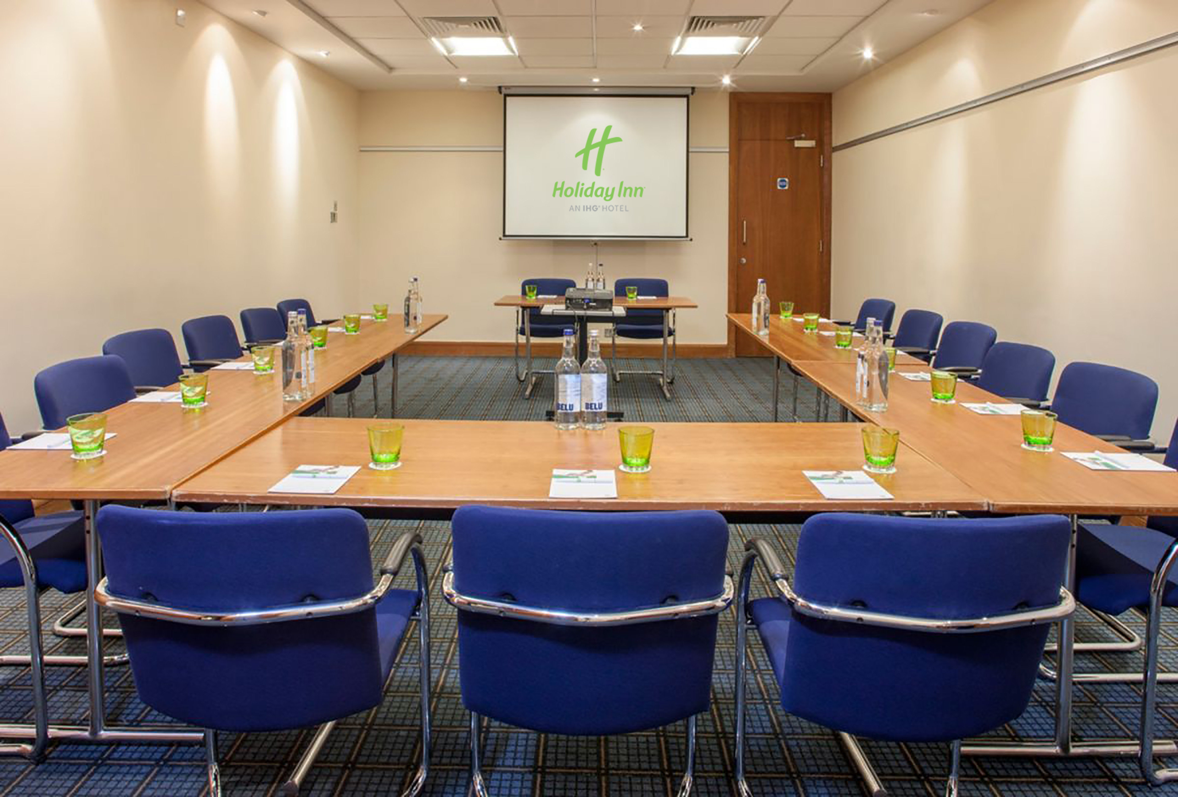 Holiday Inn Rochester Chatham an IHG Hotel 64/79