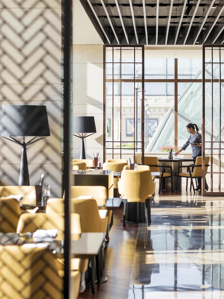 Hyatt Regency Shanghai Global Harbor 55/75