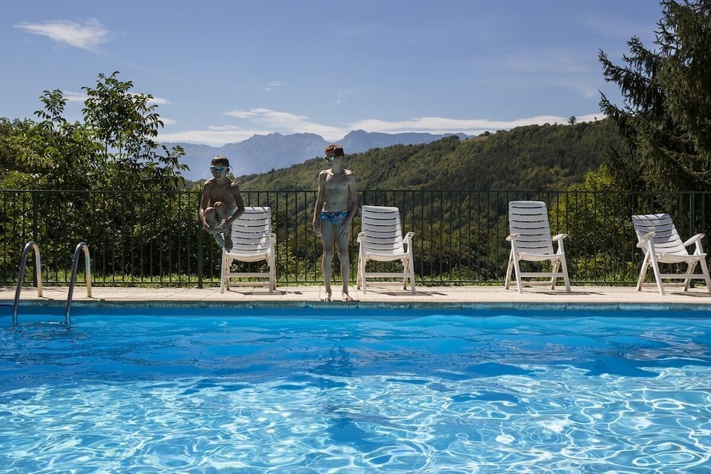 Hotel Les Mesanges 35/48