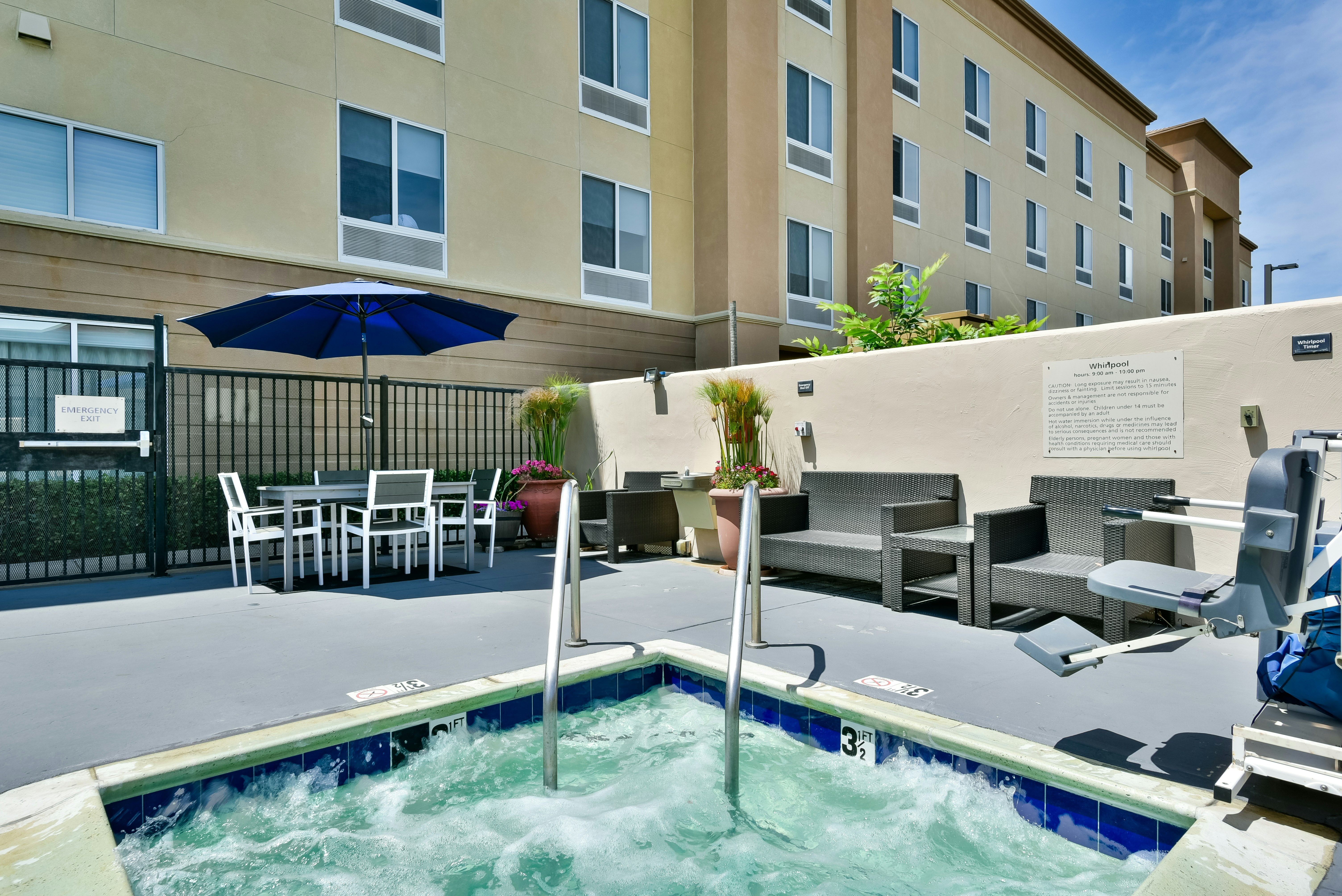 Hampton Inn Suites Pittsburg Ca 24/25