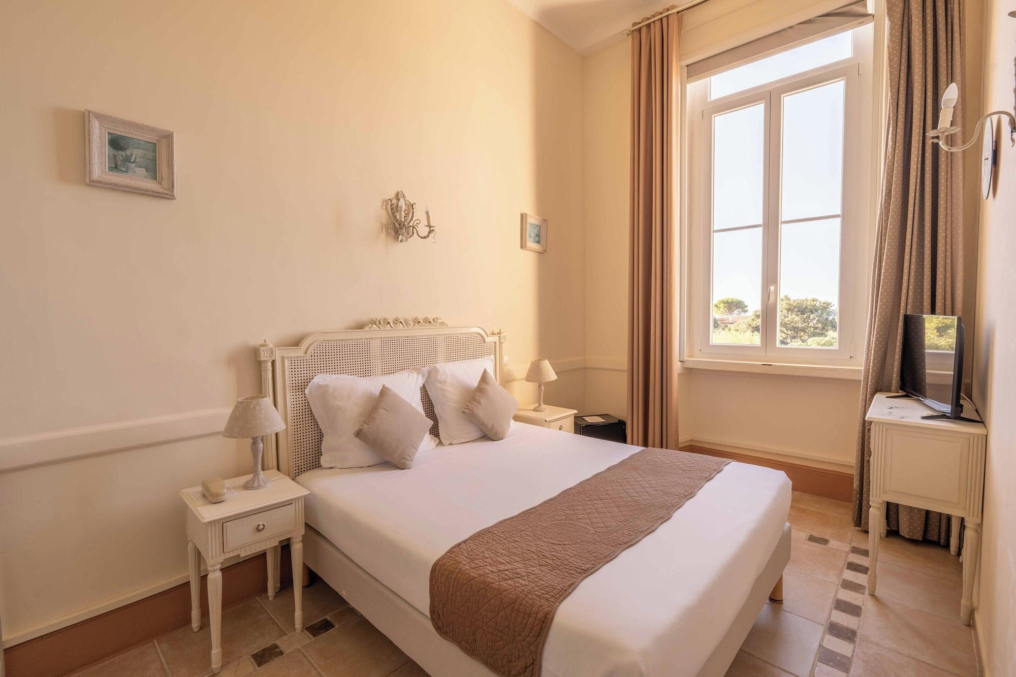 غرفة كومفورت بسرير مزدوج بإطلالة على البحر، L Orangeraie Hotel 4/6