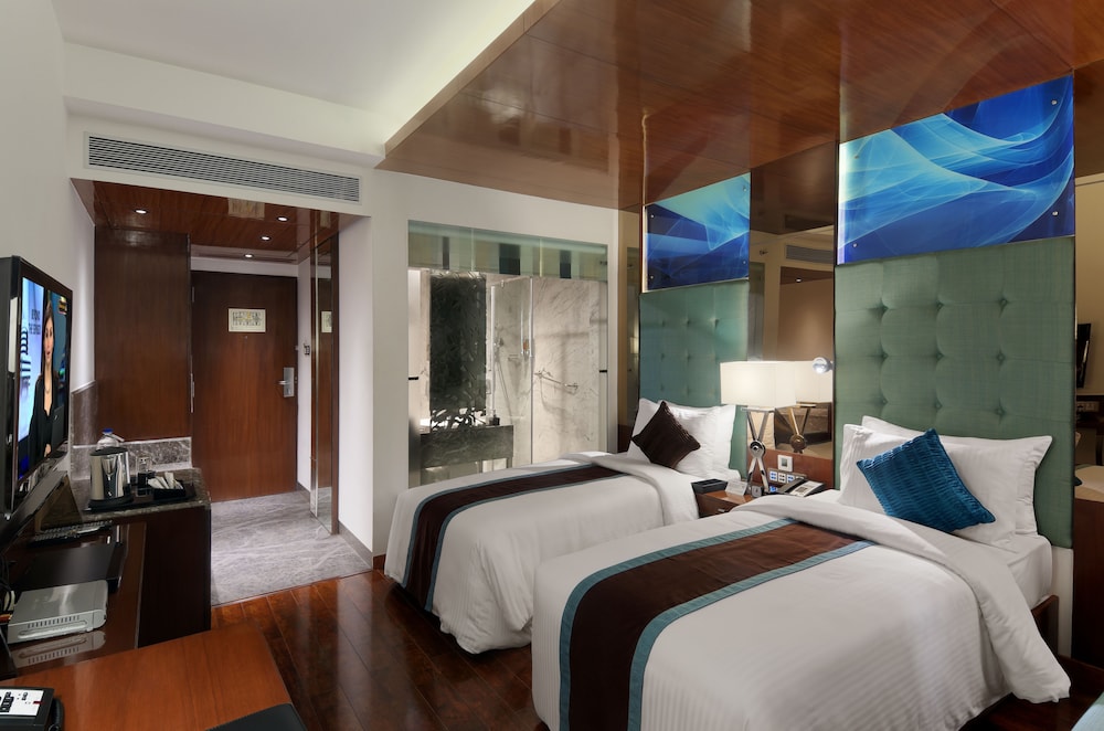 The Elanza Hotel 6/22