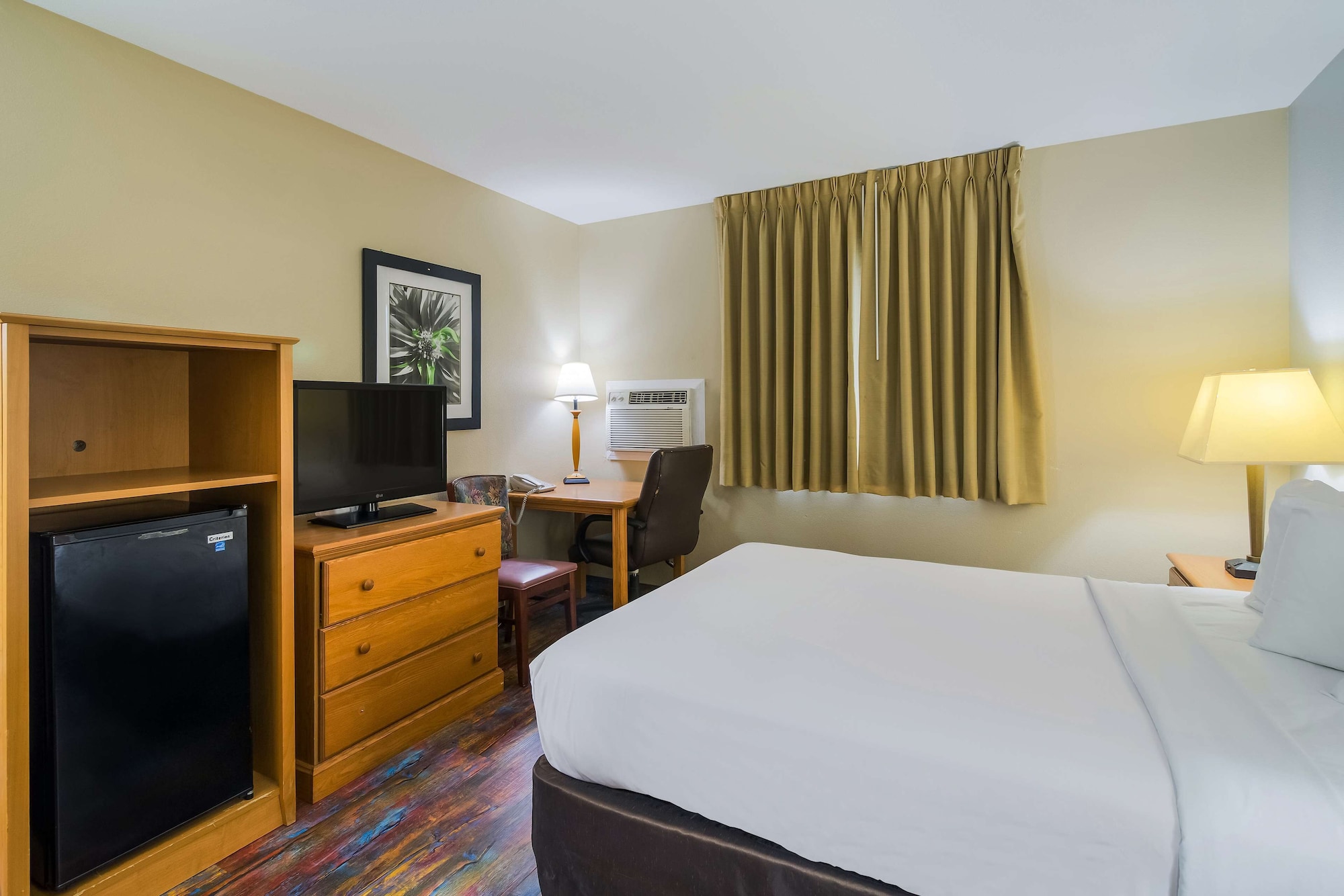 Room, Queen Bed 10/10