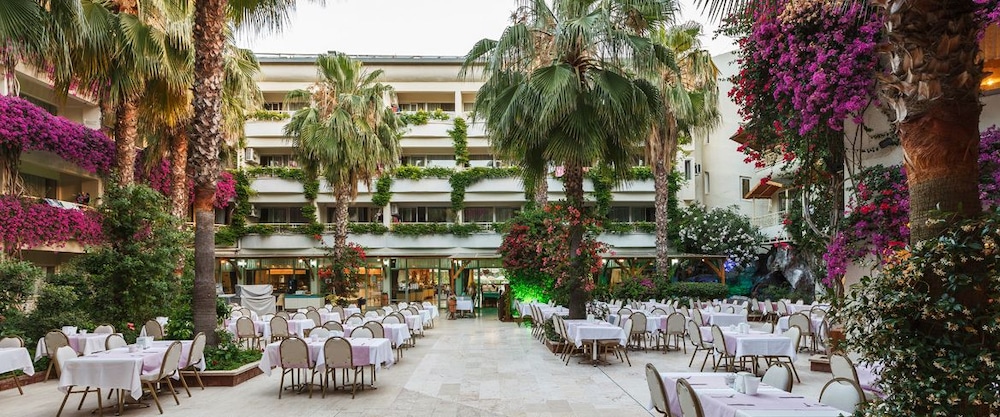Venus Hotel 22/26