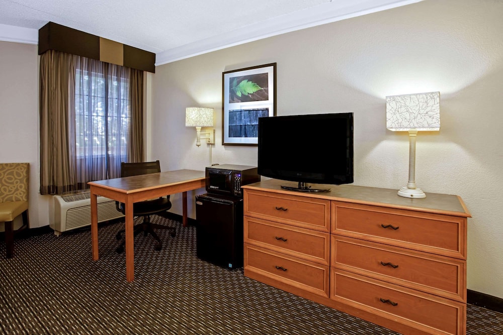 La Quinta Inn And Suites By Wyndham Tucson Airport 41/47