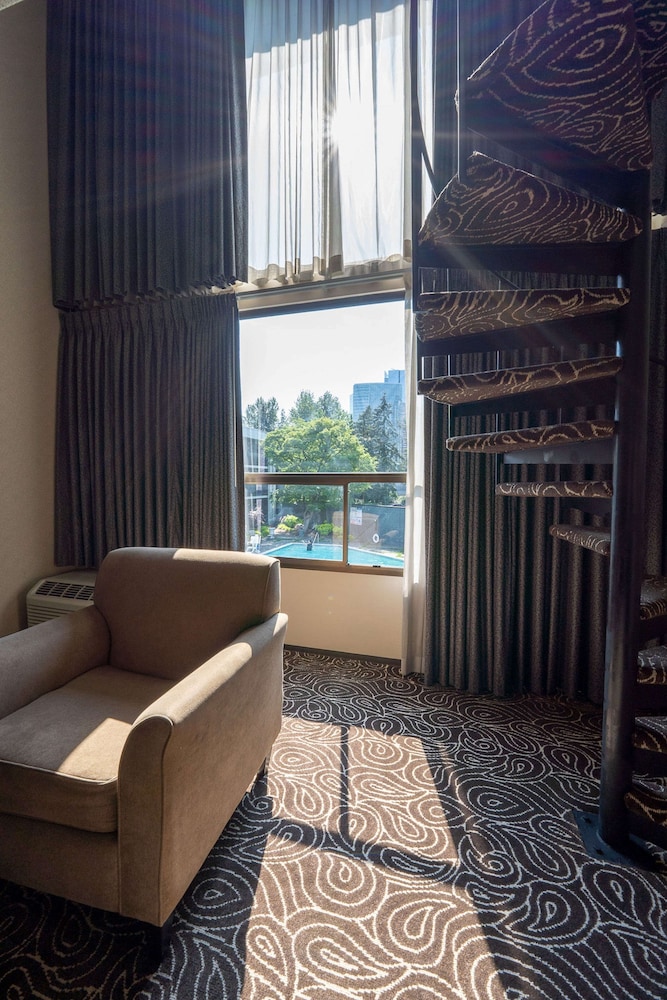 Hotel 116 Coast Bellevue Hotel 47/67