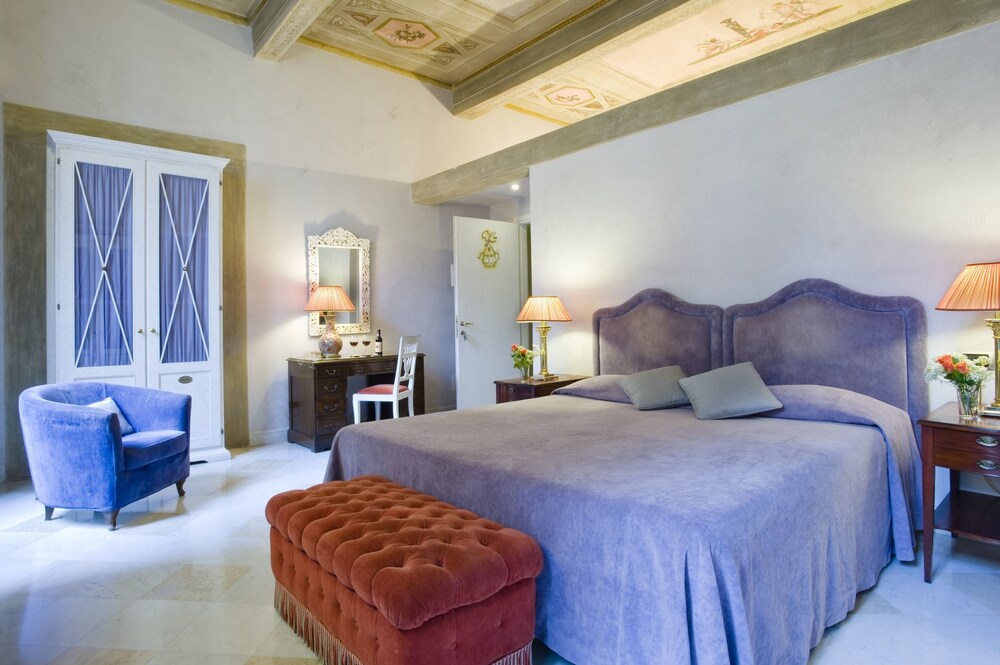 DELUXE, DOUBLE BED, PRIVATE BATHROOM