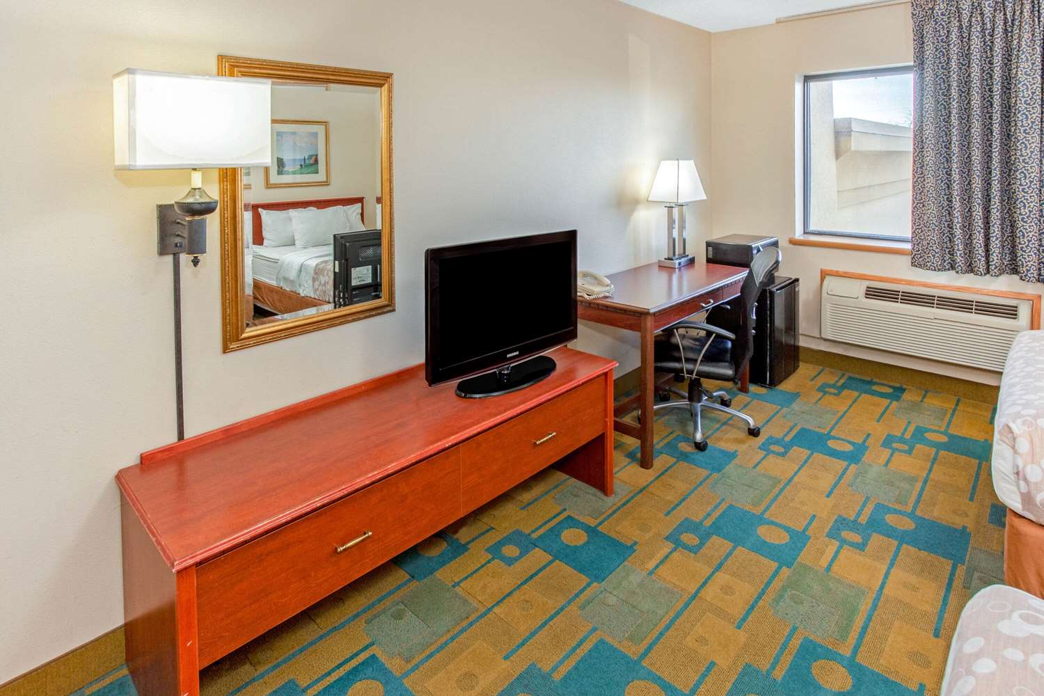La Quinta Inn Milwaukee Airport/Oak Creek 36/53