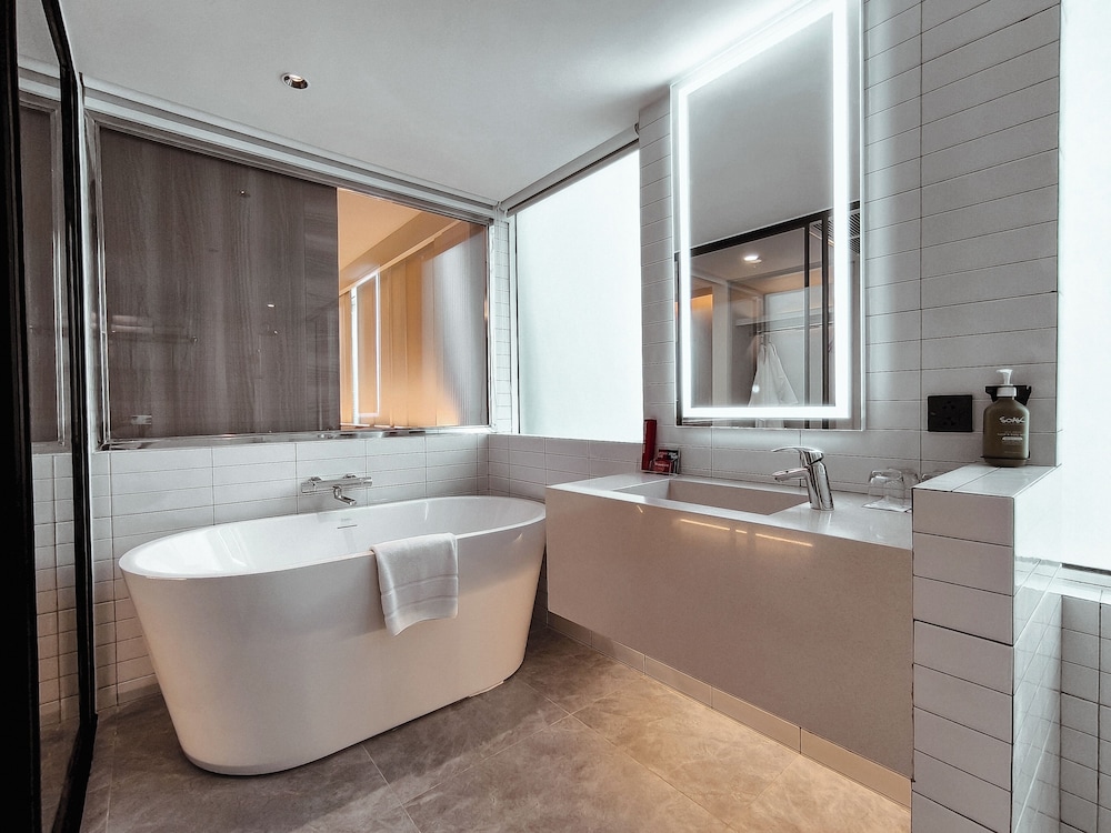 Hotel Citrus Sukhumvit 13 by Compass Hospitality 70/70