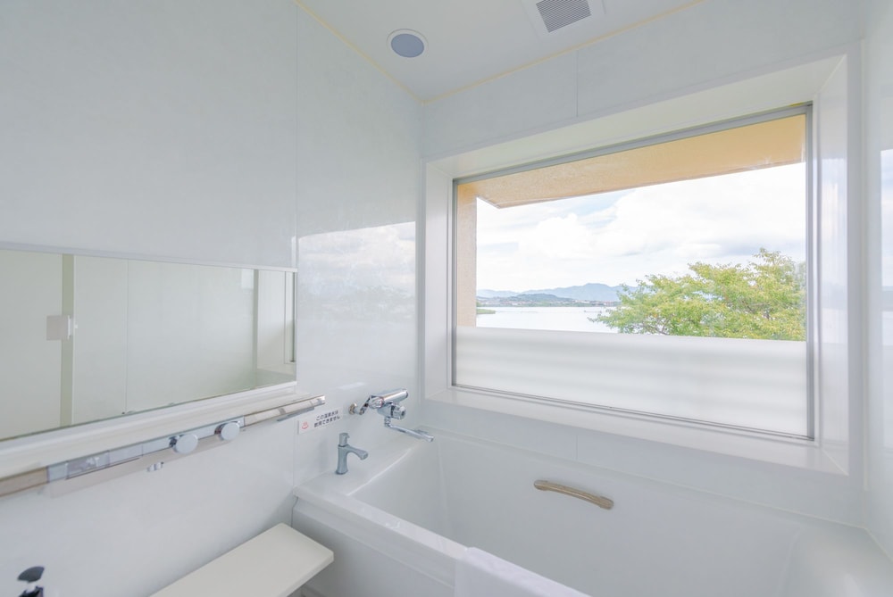 Lakeside Hot-Spring Hotel Kunibiki 30/34