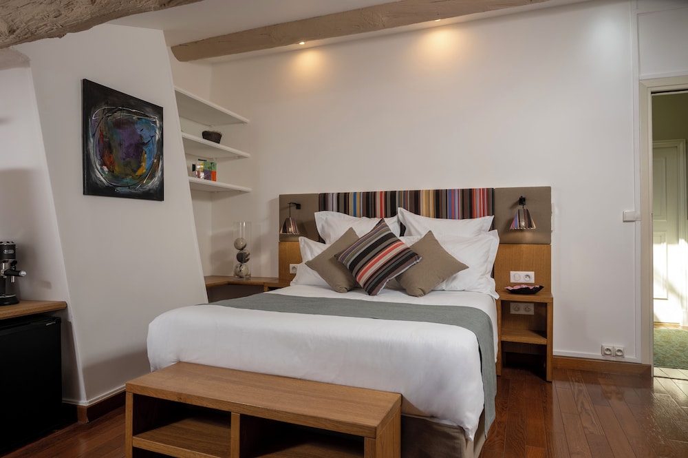 ROOM, DOUBLE BED, ATTIC
