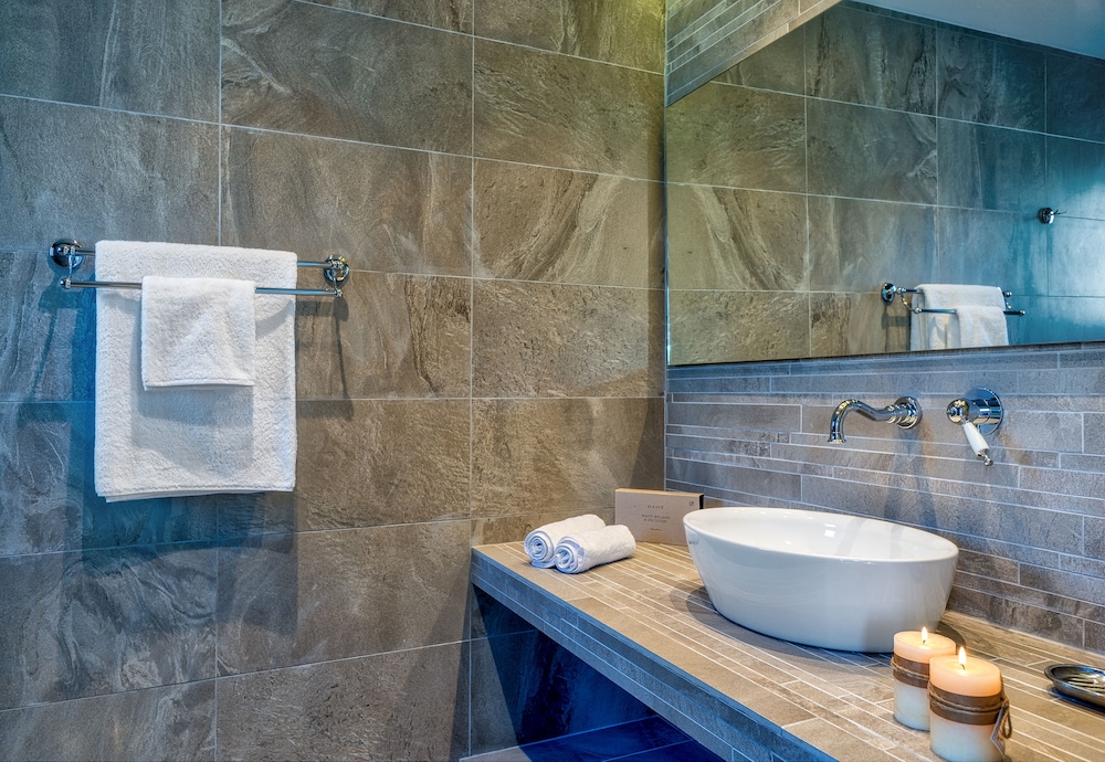 Hermes Suites 46/50