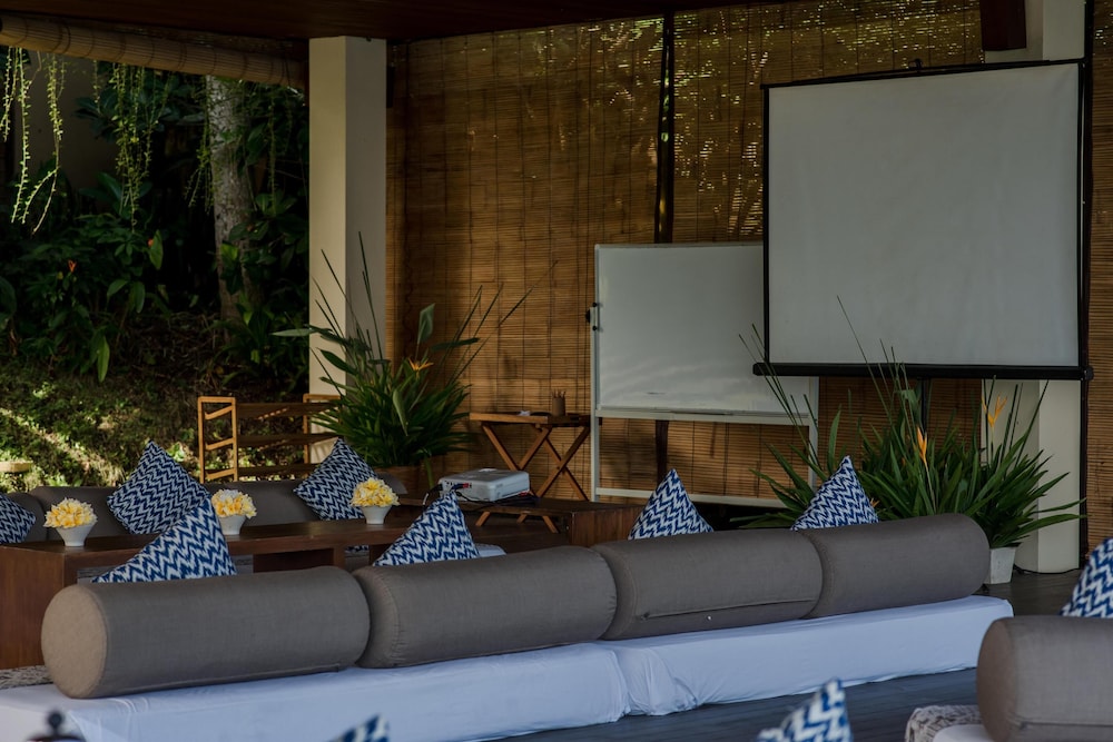 Alila Manggis 35/50