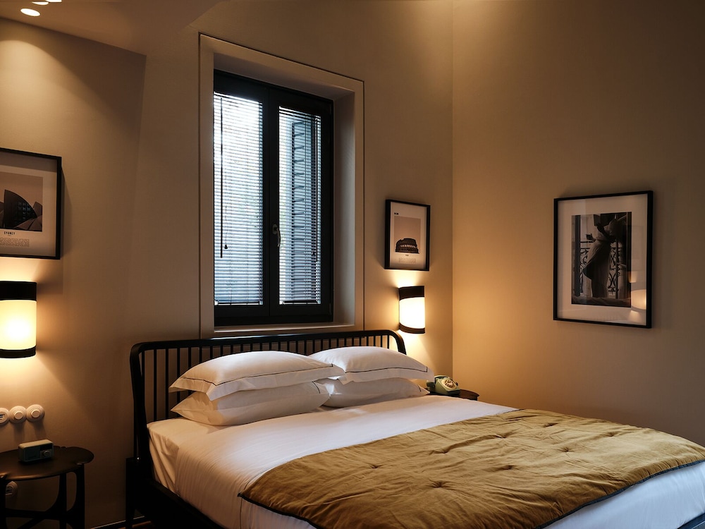 The Twenty One Hotel 14/63