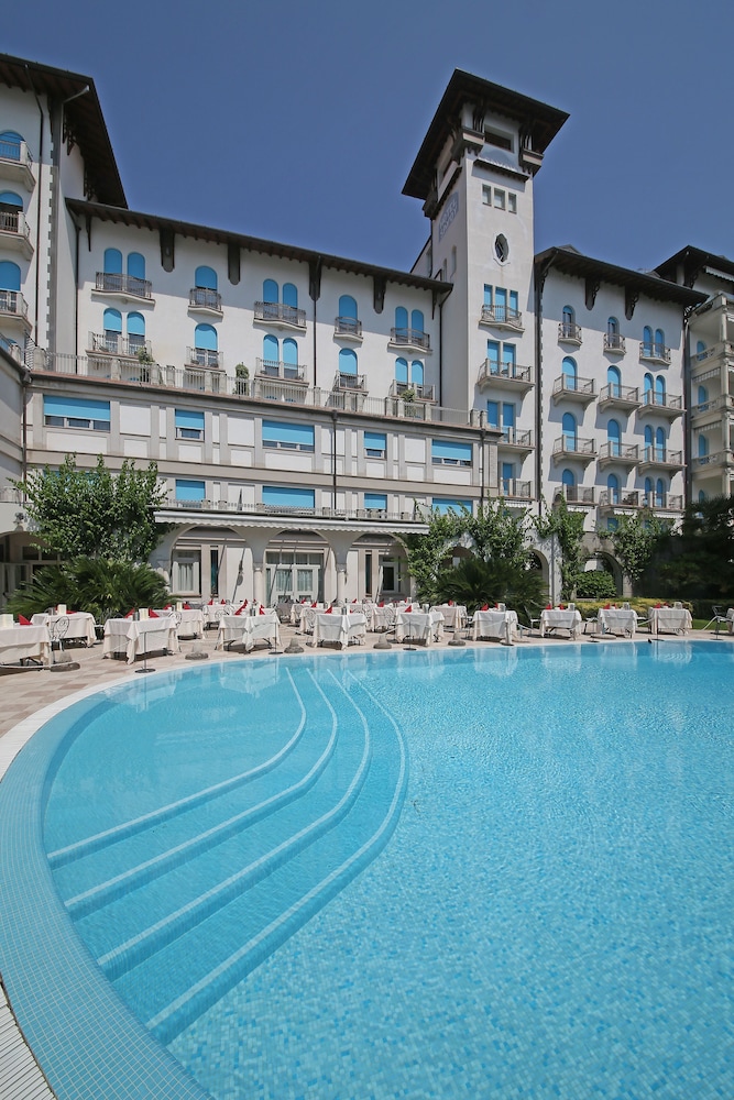 Hotel Savoy Palace in GARDONE RIVIERA