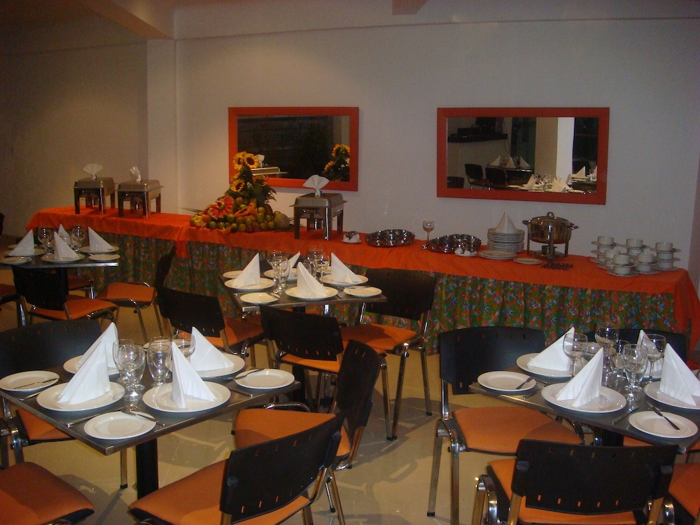 Hotel Manantial 62/68