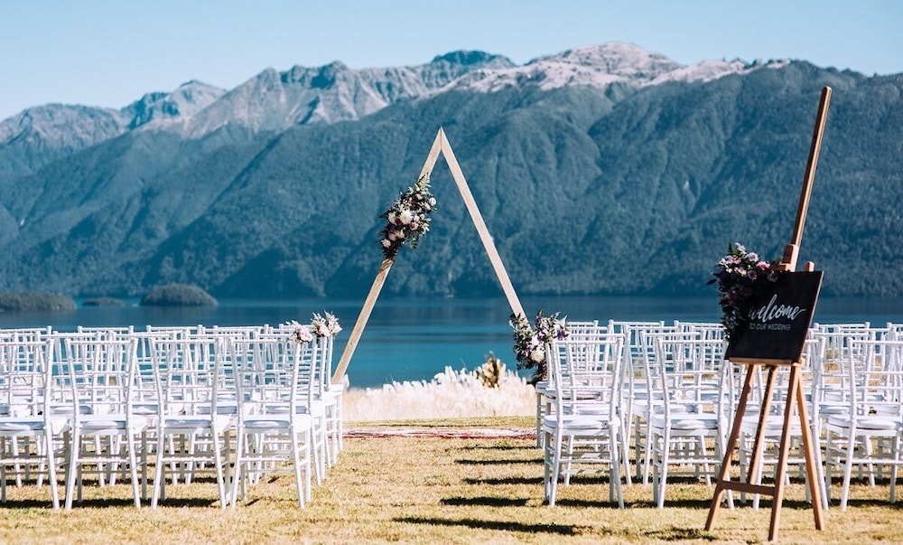 FIORDLAND LODGE 61/72