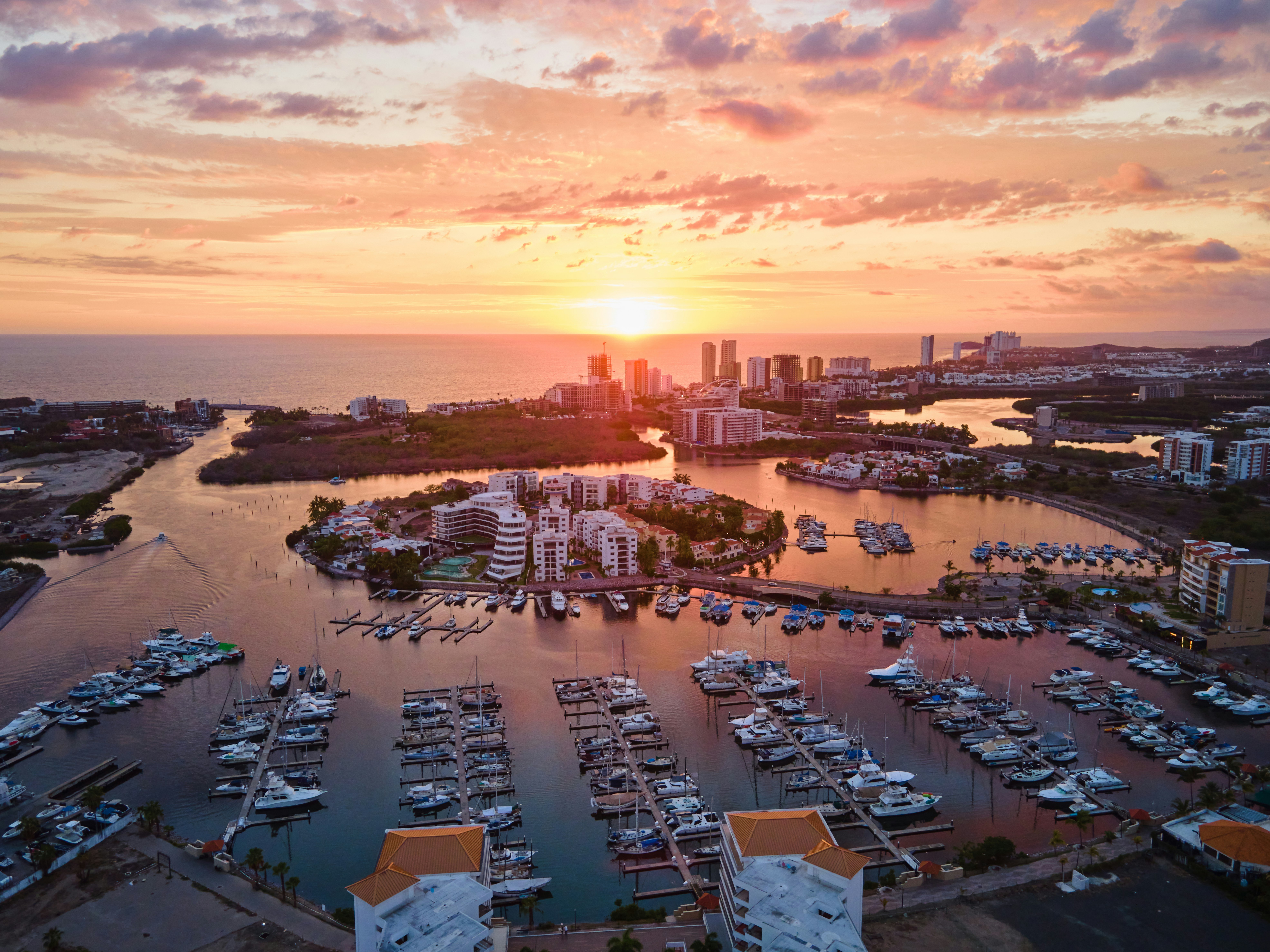 Sunvivia by Fiesta Americana Mazatlan 76/80