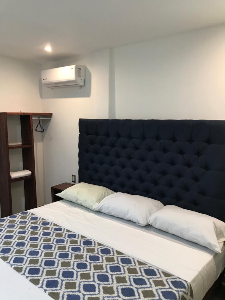 HOTEL PLAZA AMALIA 9/26