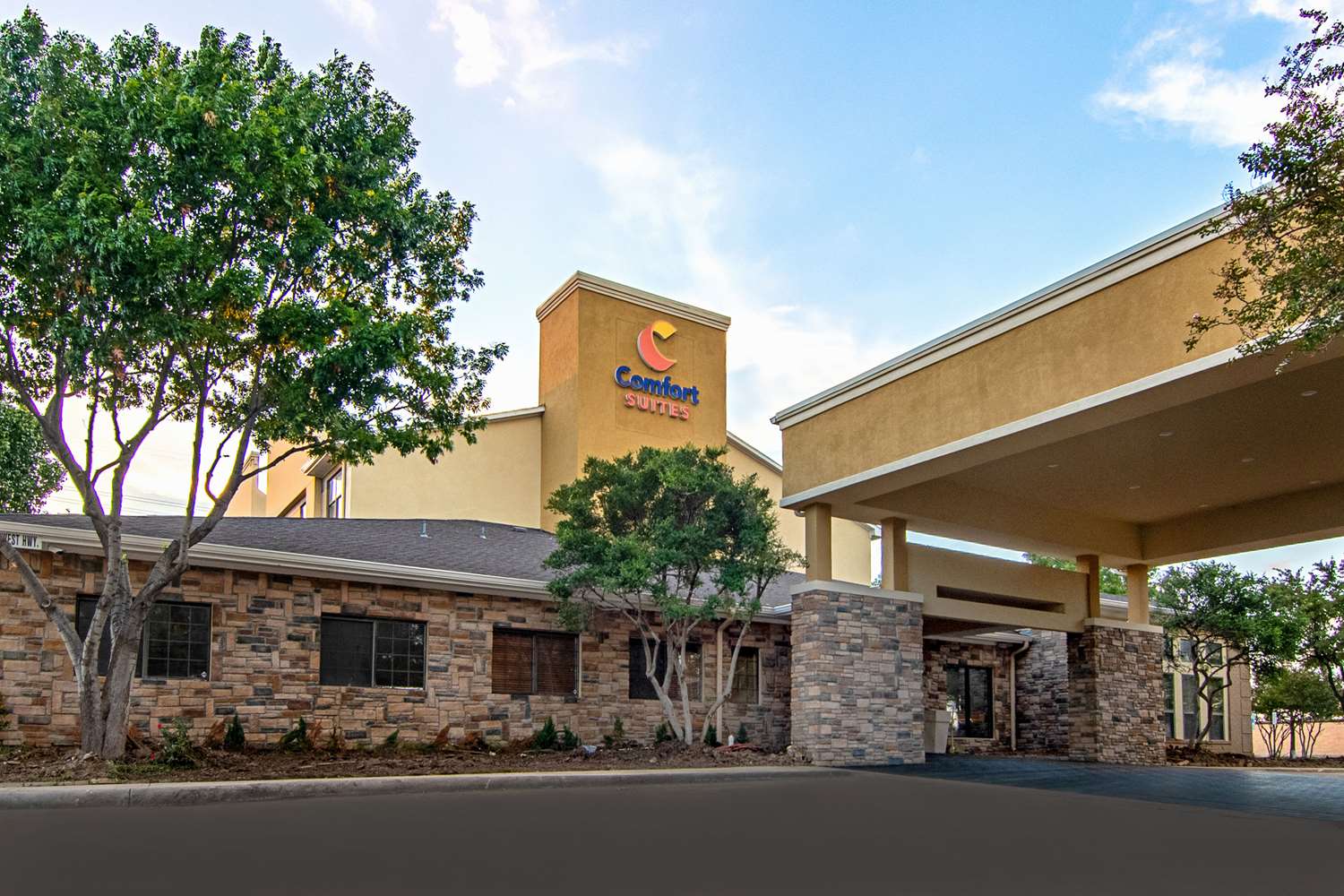 Comfort Suites NW Dallas Near Love Field 48/49