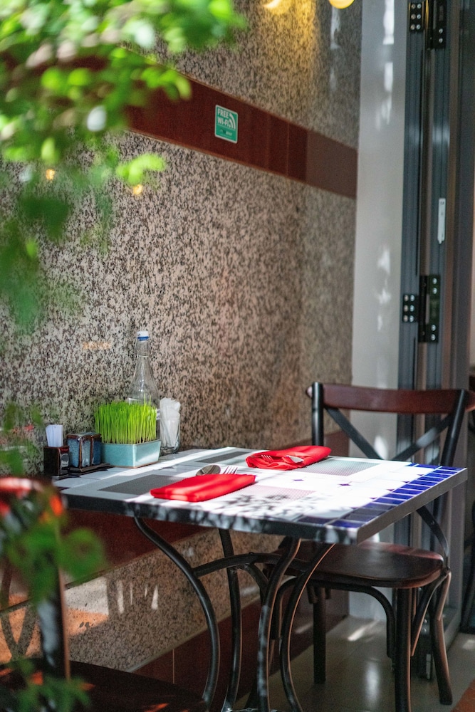 LITTLE SAIGON BOUTIQUE HOTEL 11/70