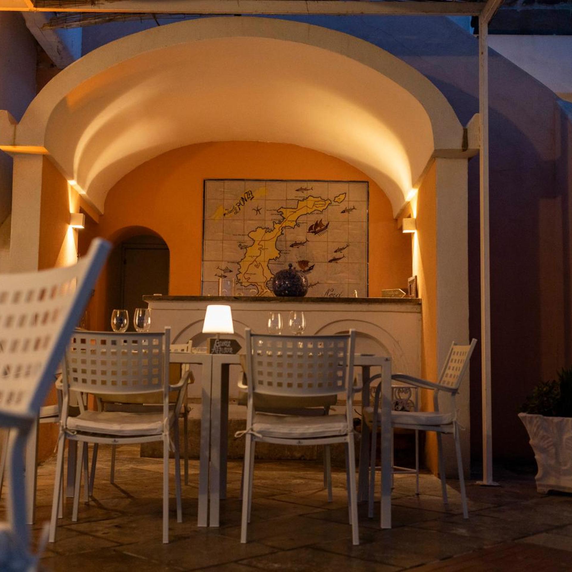 Grand Hotel Chiaia di Luna 43/55