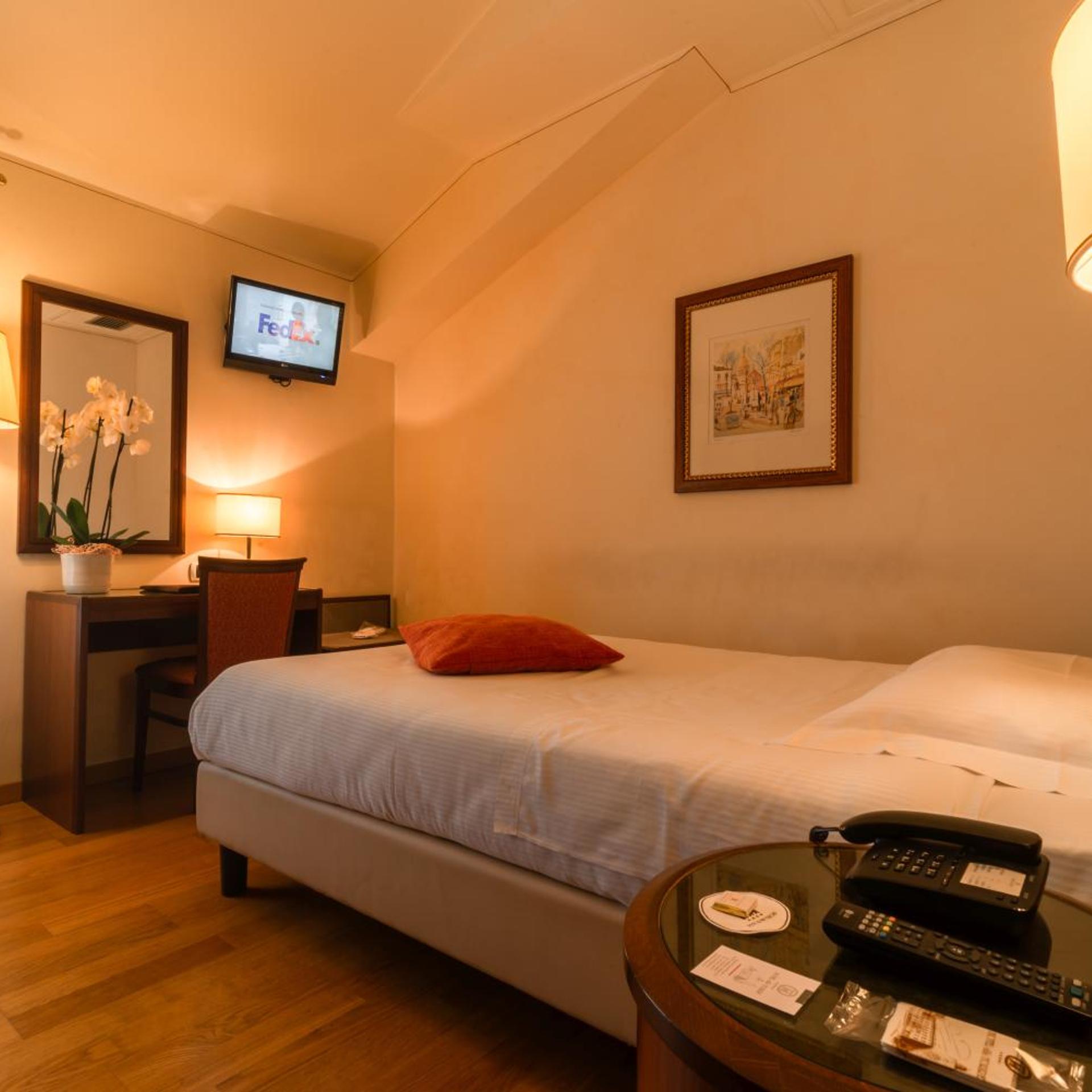 Room, Single