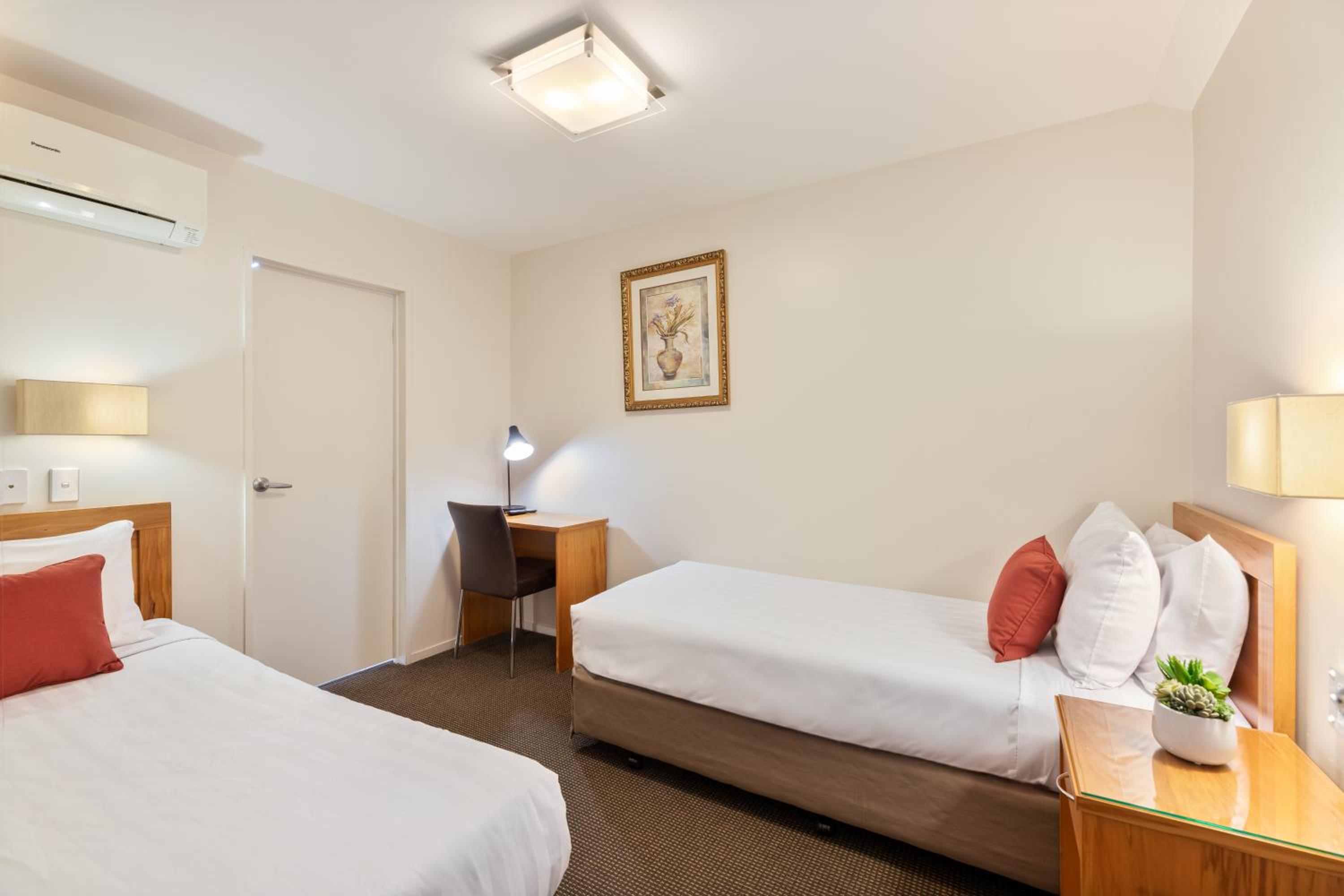 Apartment, King and Twin Beds, Two Story