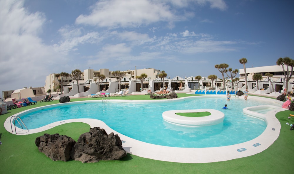 Sands Beach Resort 6/68