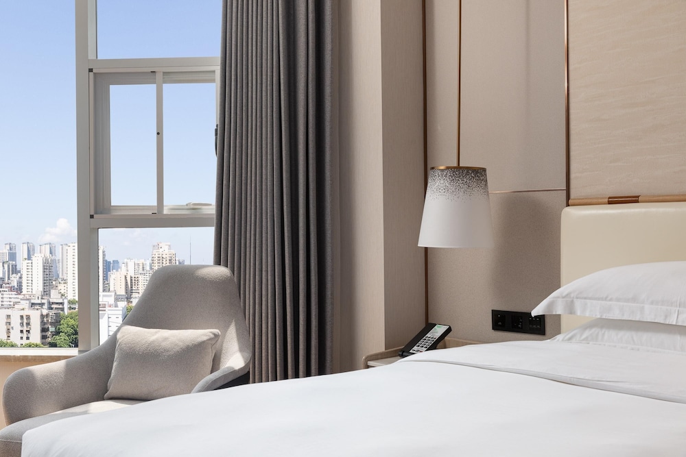 PREMIER, TWIN BEDS