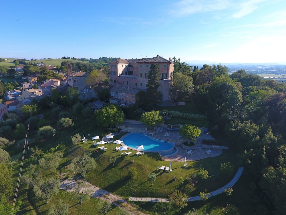 CASTELLO DI MONTERADO 46/50