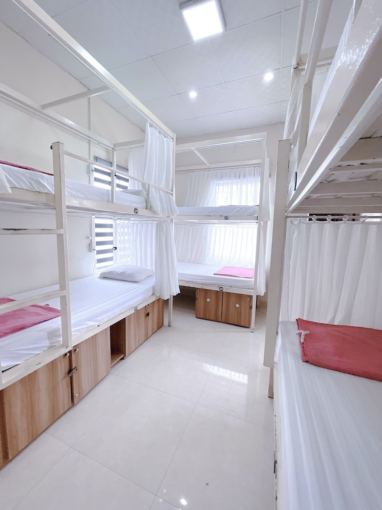 MIXED DORM, 4 BEDS