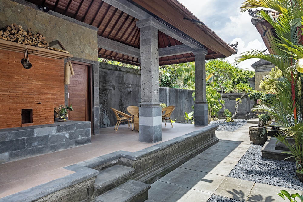 Yana Villas Kemenuh 42/68