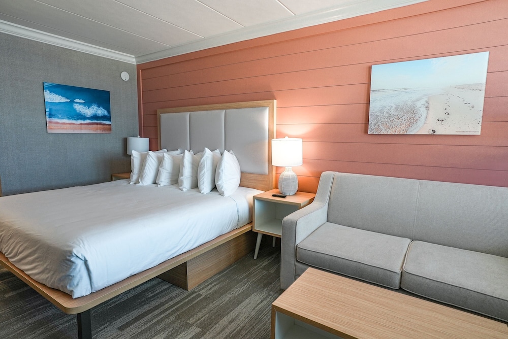 Room, King Bed, Ocean Front, Sofa