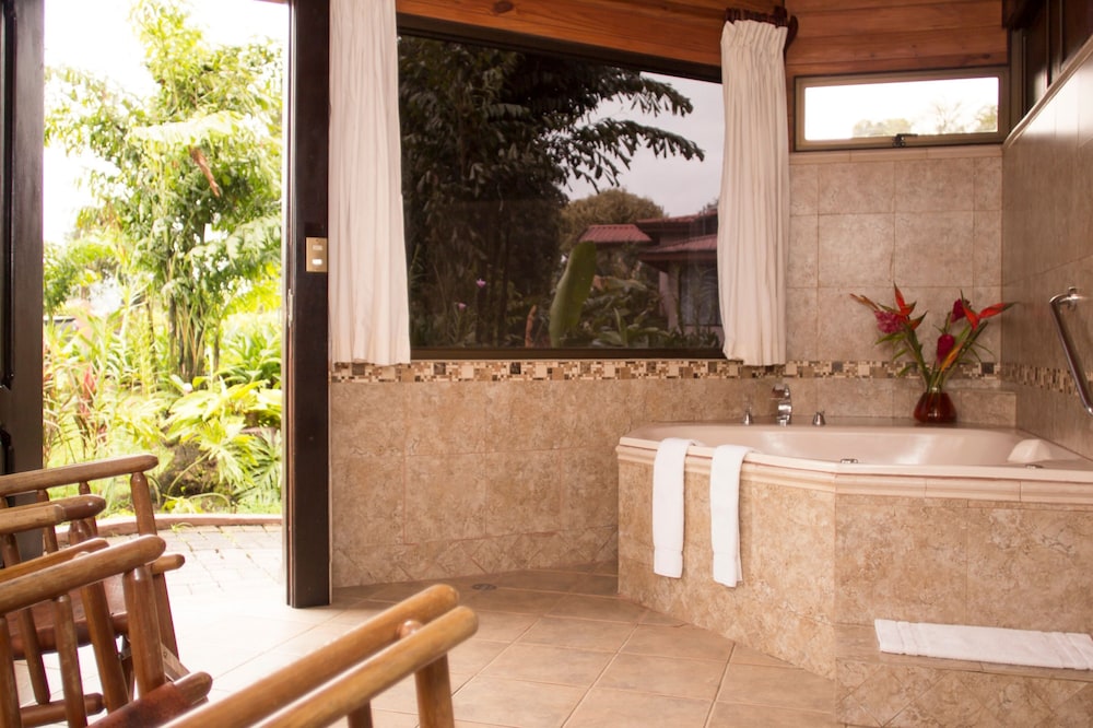 Montana De Fuego All Inclusive 7/50