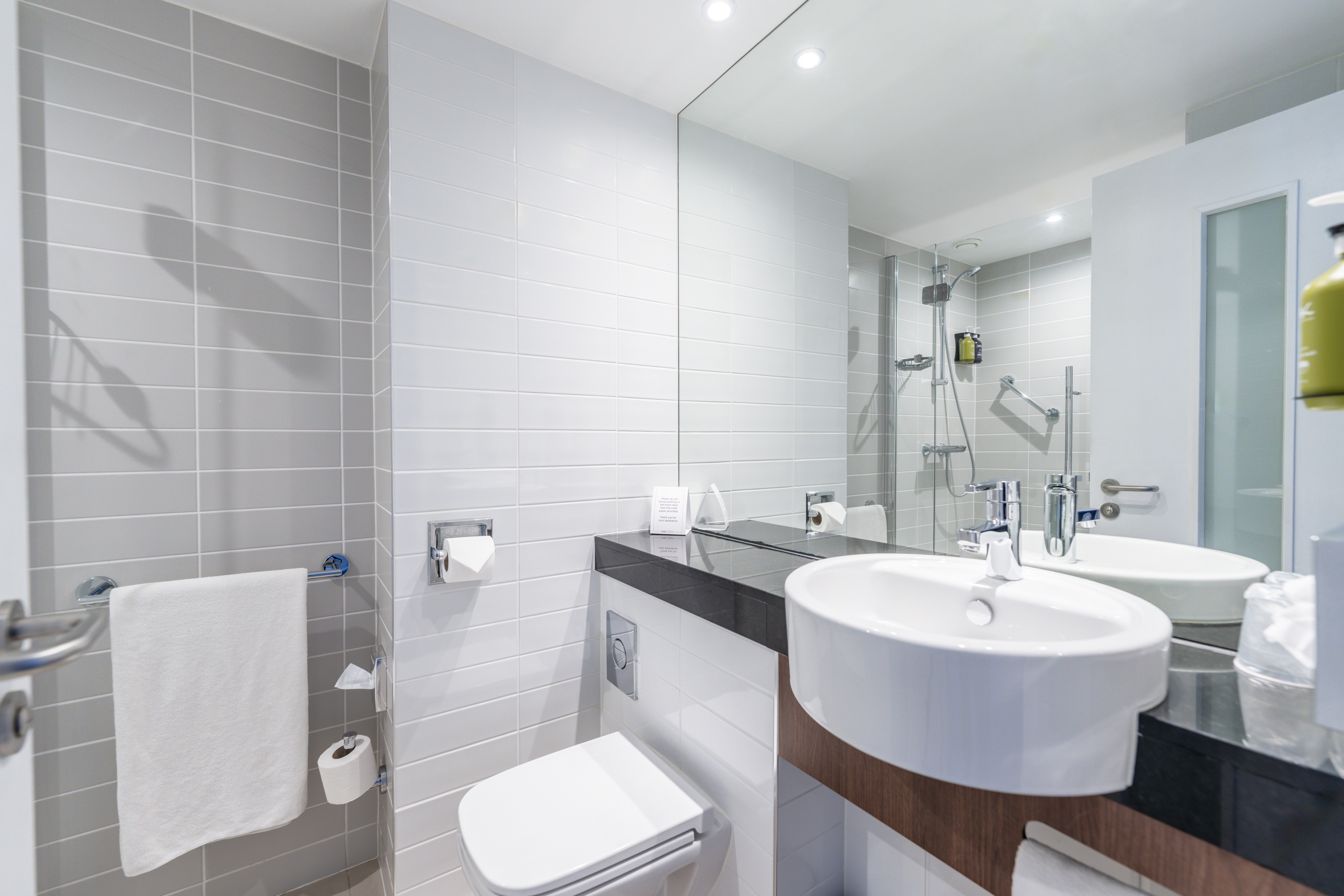 Holiday Inn Express Aberdeen Airport 71/72