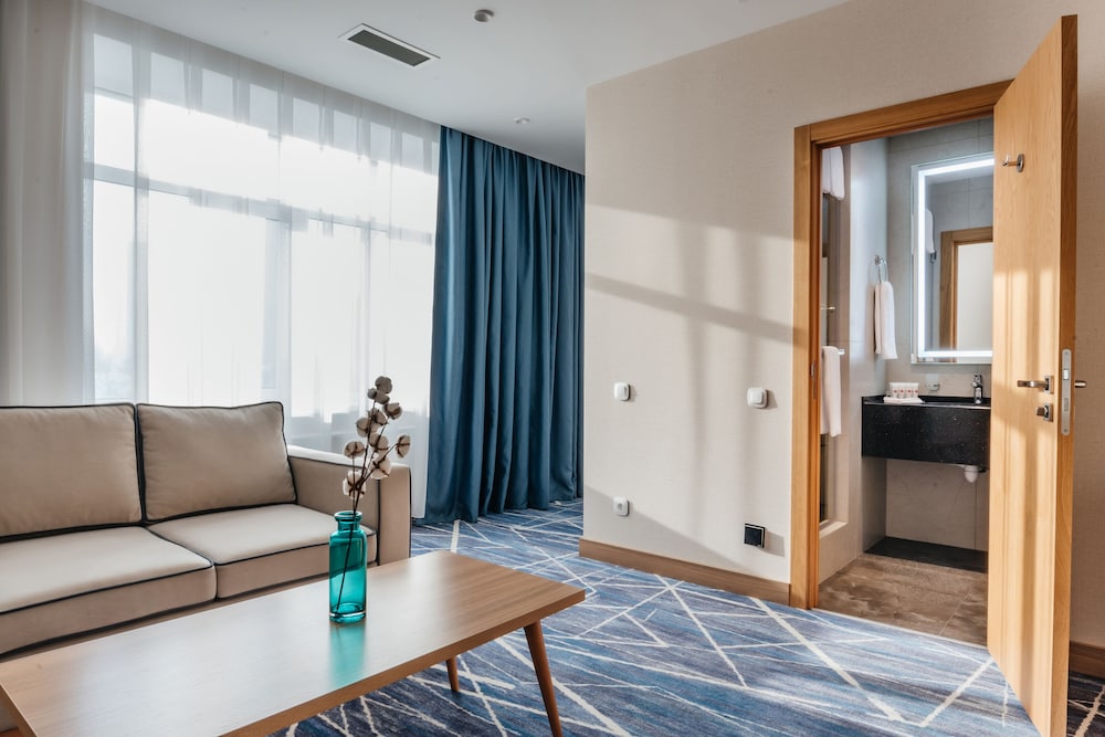 Ramada by Wyndham Astana 24/50