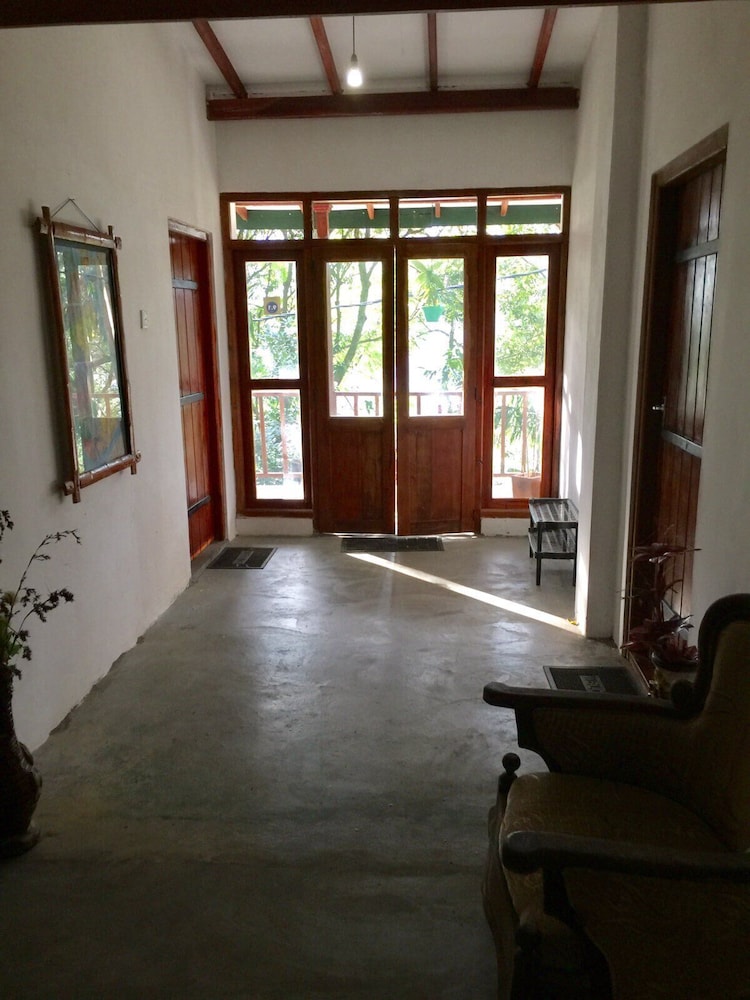 Nature Paradise Home Stay 25/50