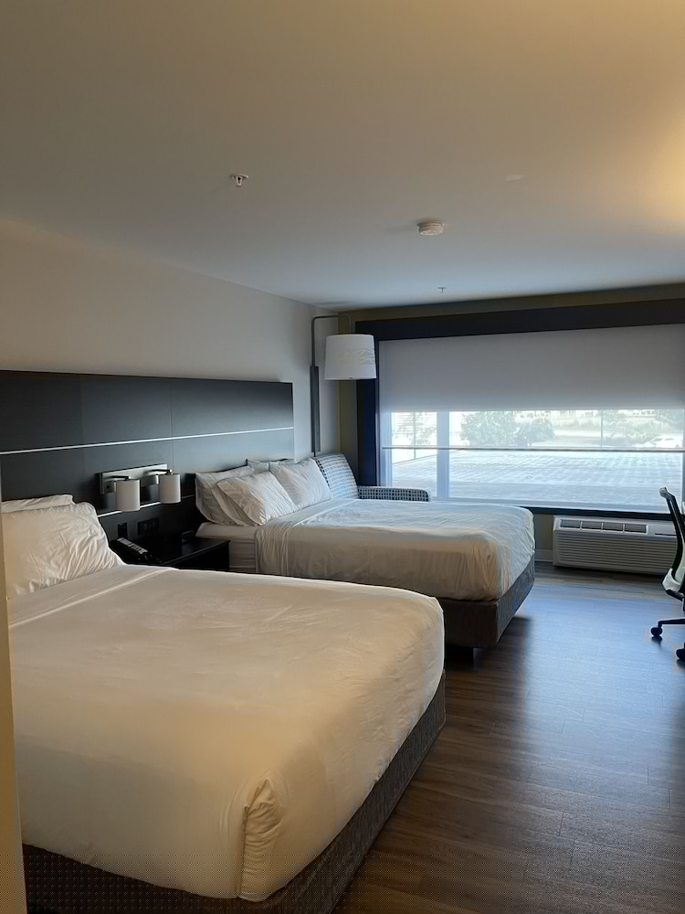 HOLIDAY INN EXPRESS & SUITES GATINEAU - OTTAWA 10/41