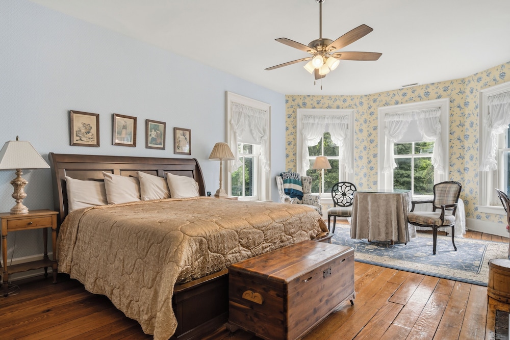 Rockwood Manor 52/71