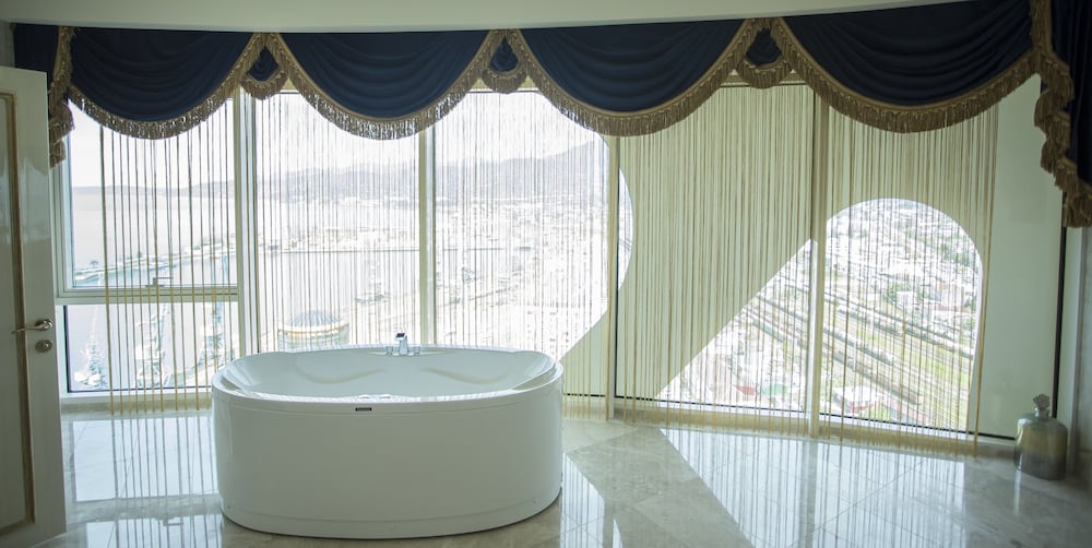 JRW Welmond Hotel & Casino Batumi 50/50