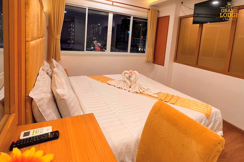 The Grand Lodge Pattaya by ZUZU 15/50